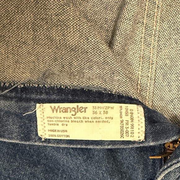 Vintage Wrangler Relaxed Fit Dark Blue Jeans - Picture 5 of 6